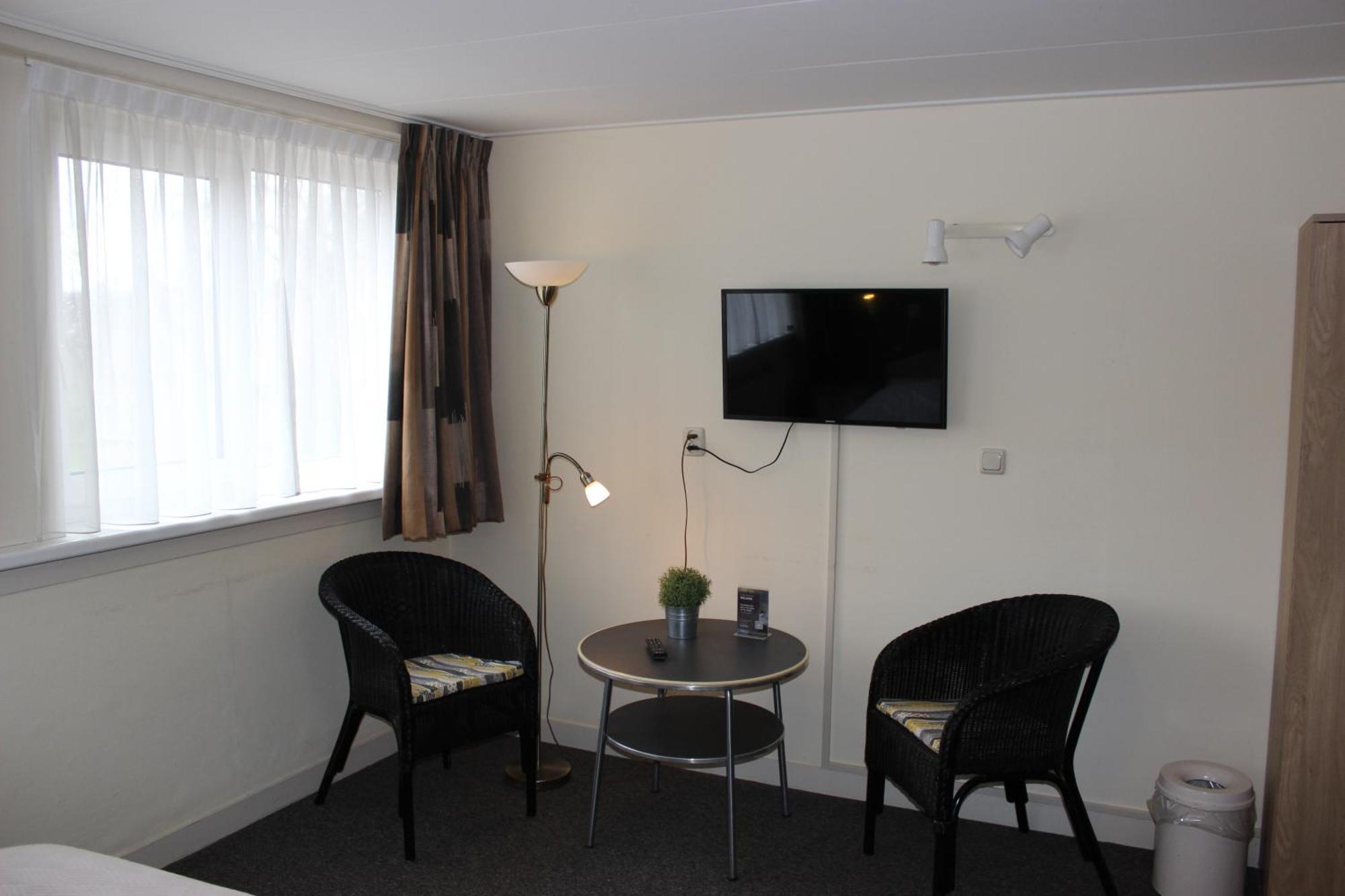 Hotel "De Klok" Buren  Habitación foto