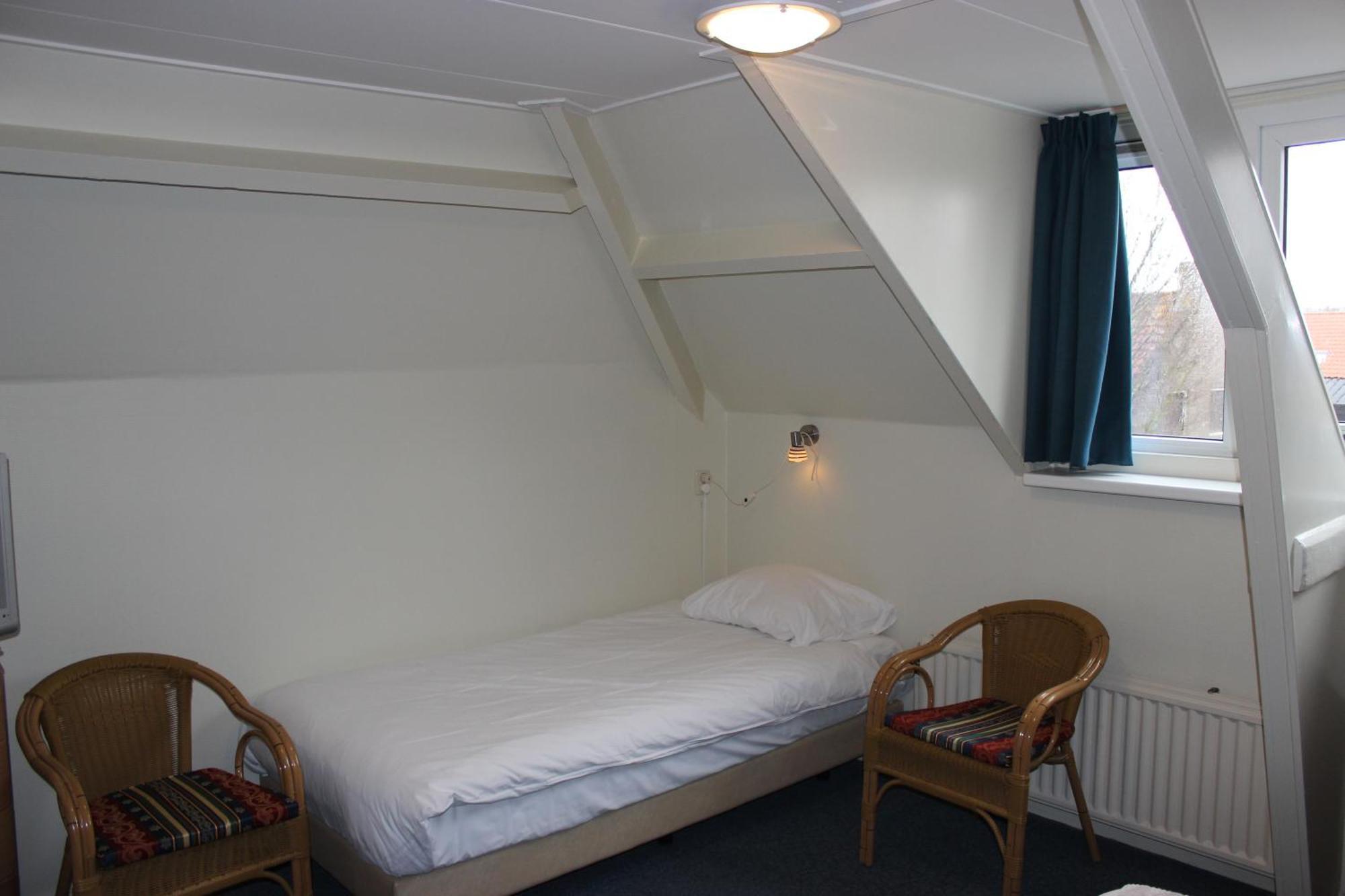 Hotel "De Klok" Buren  Habitación foto