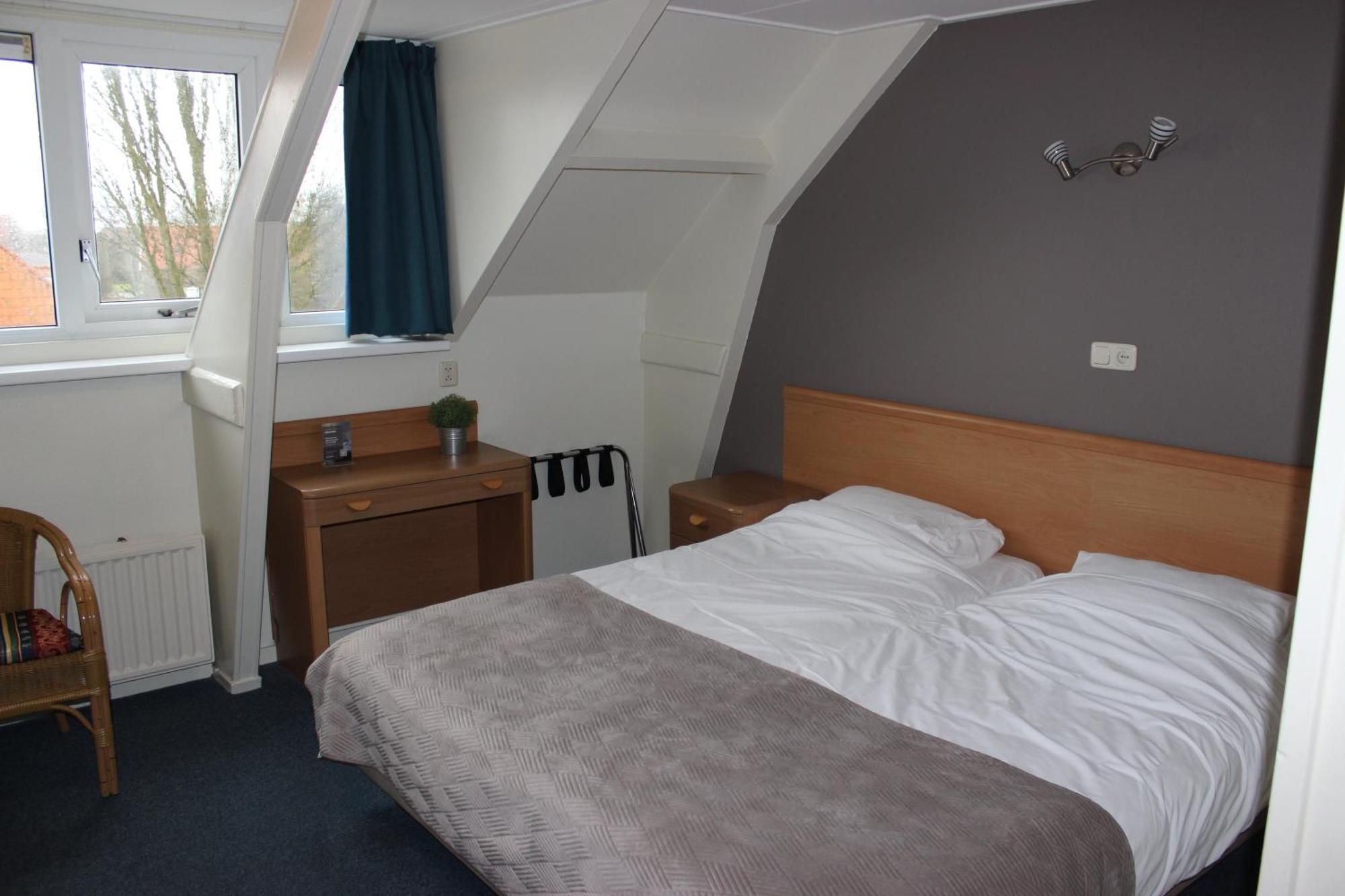 Hotel "De Klok" Buren  Habitación foto